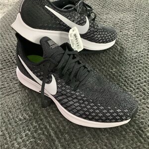 Nike Black and White Knit Running Sneakers